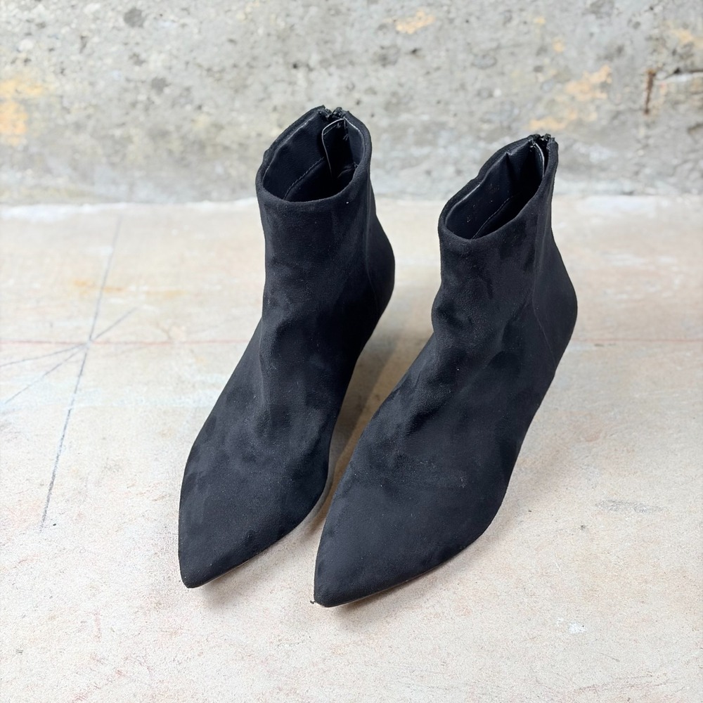 Tahari Barbie Women's Boots 7.5M Black Kitten Heel Back Zip Comfort Ankle Boots